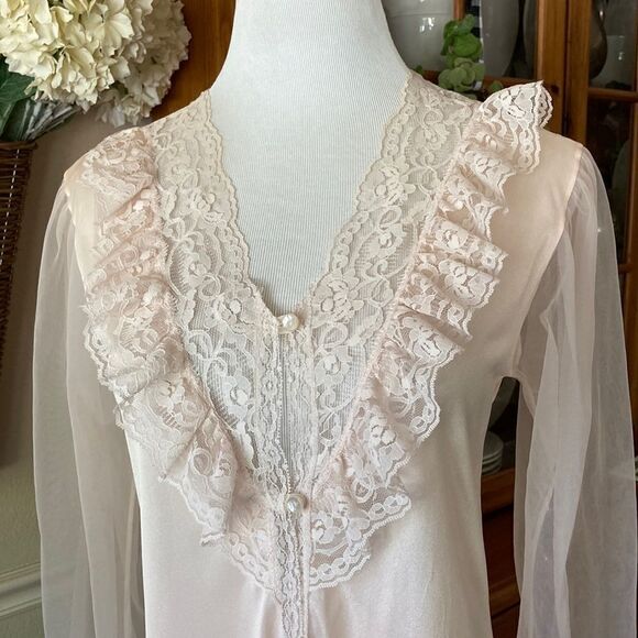 Vintage Early 80’s Undercover Wear Peach/Cream Lace Lingerie Set Size Small - Picture 1 of 16